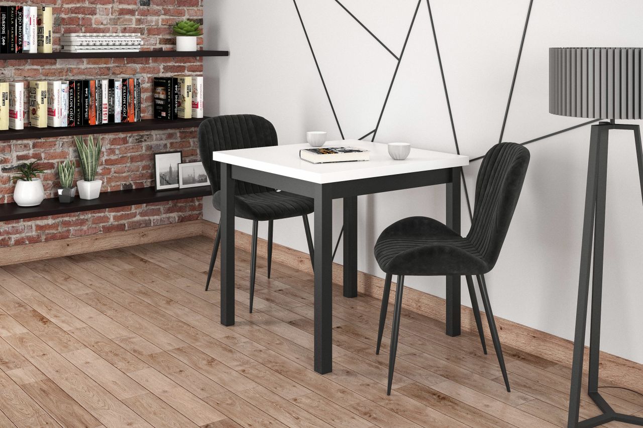 Chaise Harbour en velours noir profond – Pieds métal noir